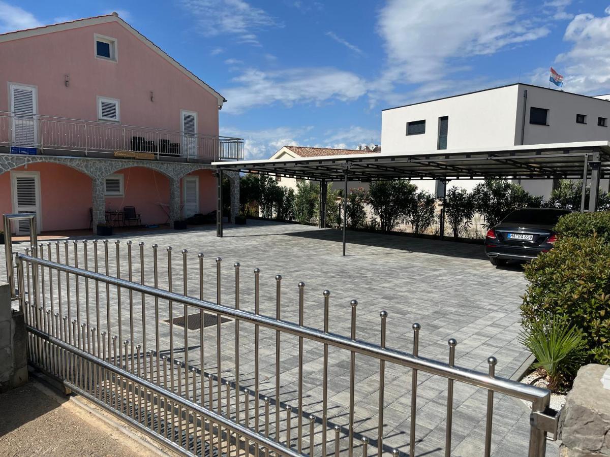 Apartments Marija Малинска Екстериор снимка