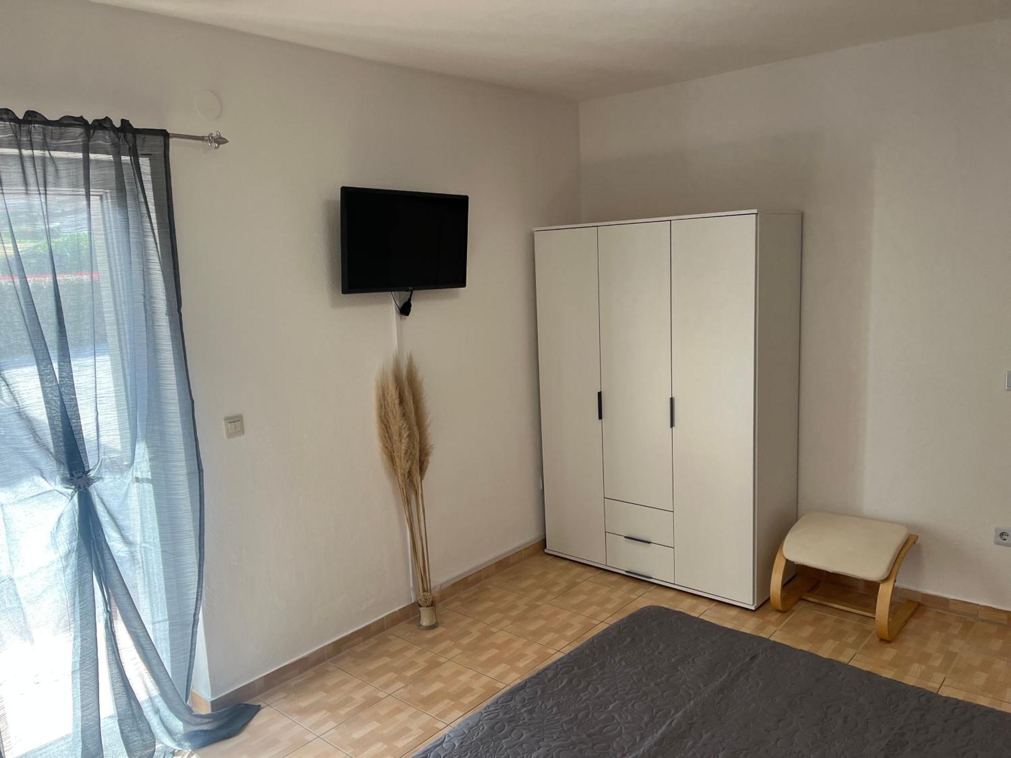 Apartments Marija Малинска Екстериор снимка
