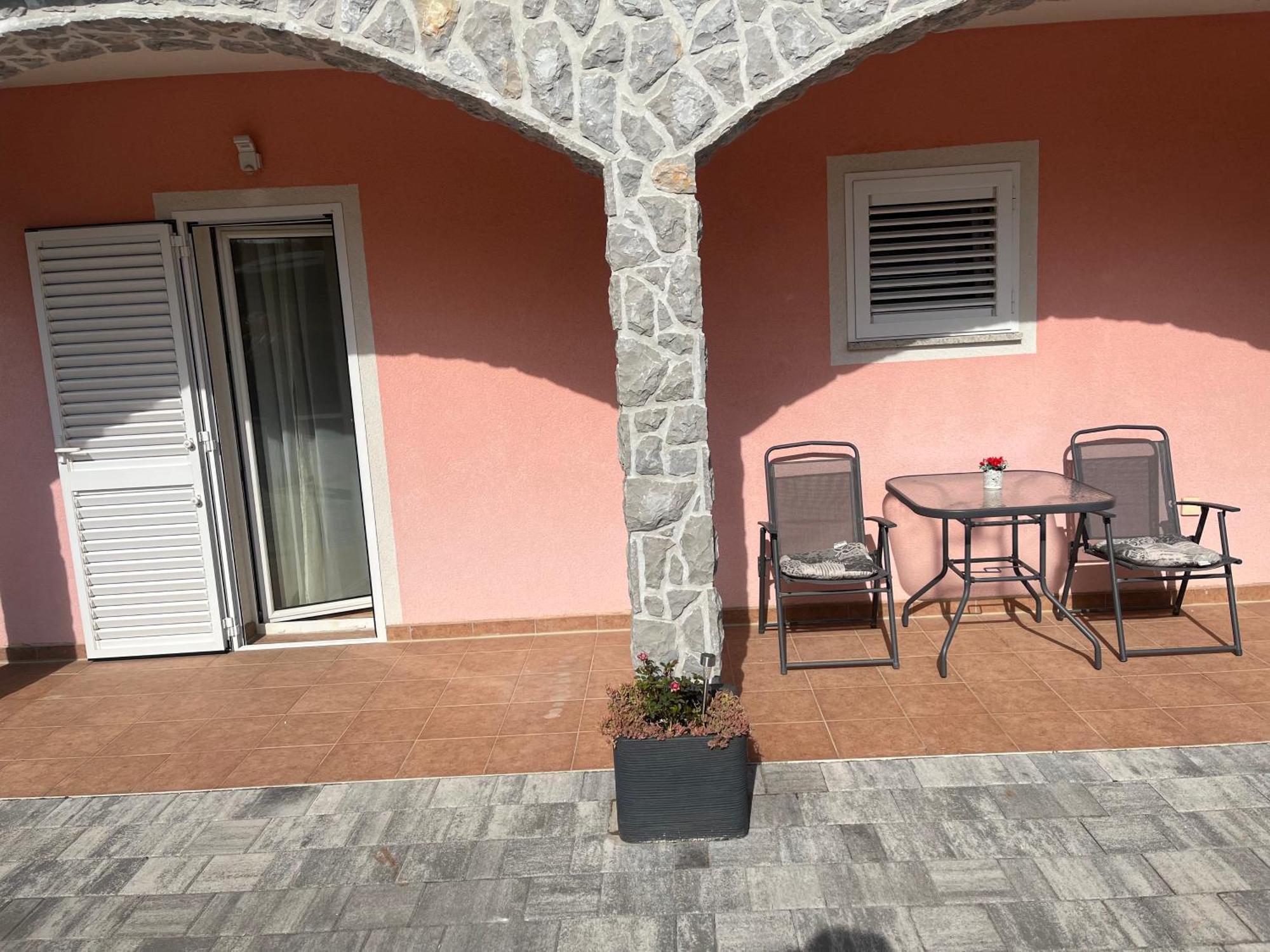 Apartments Marija Малинска Екстериор снимка