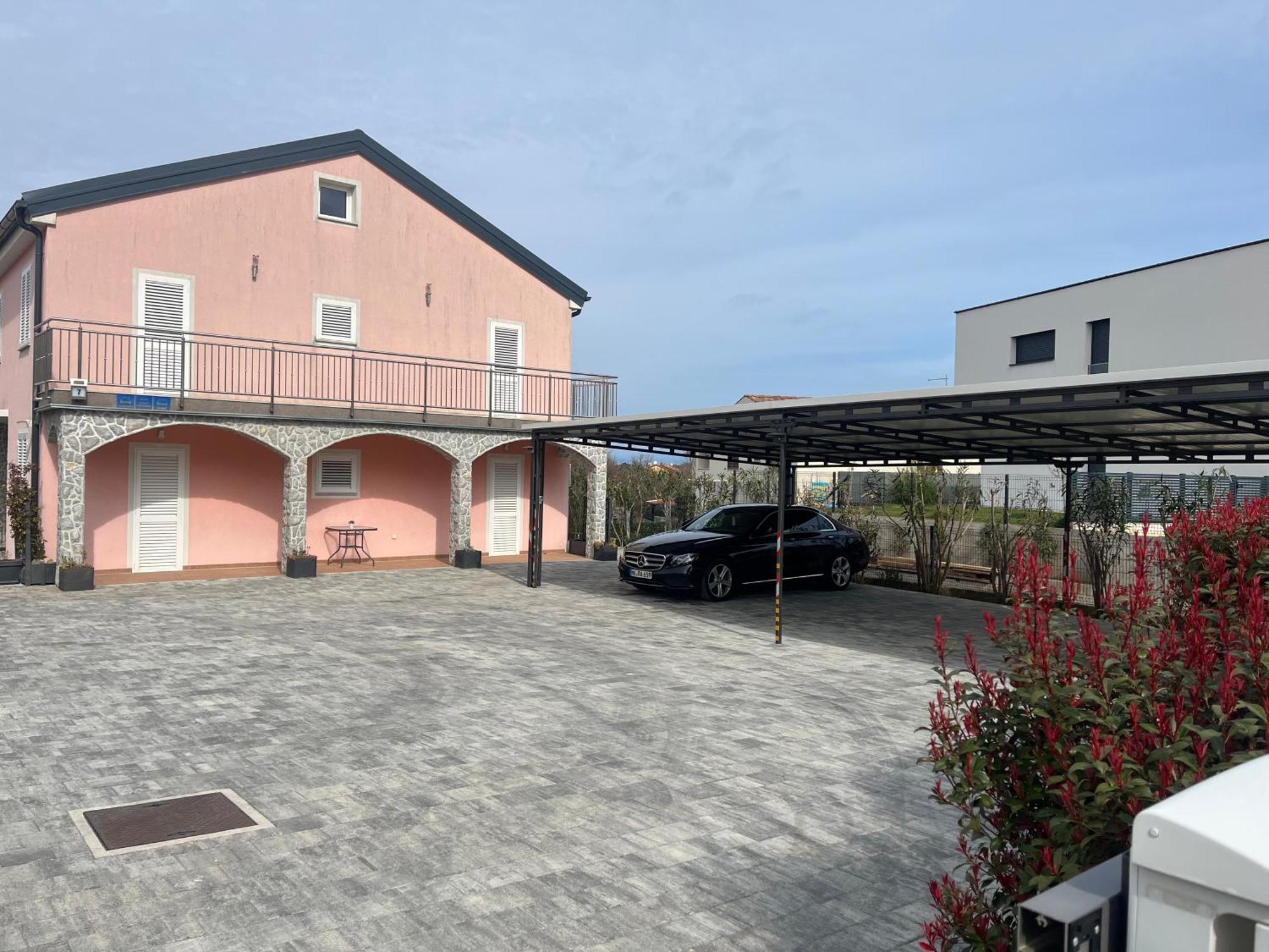 Apartments Marija Малинска Екстериор снимка