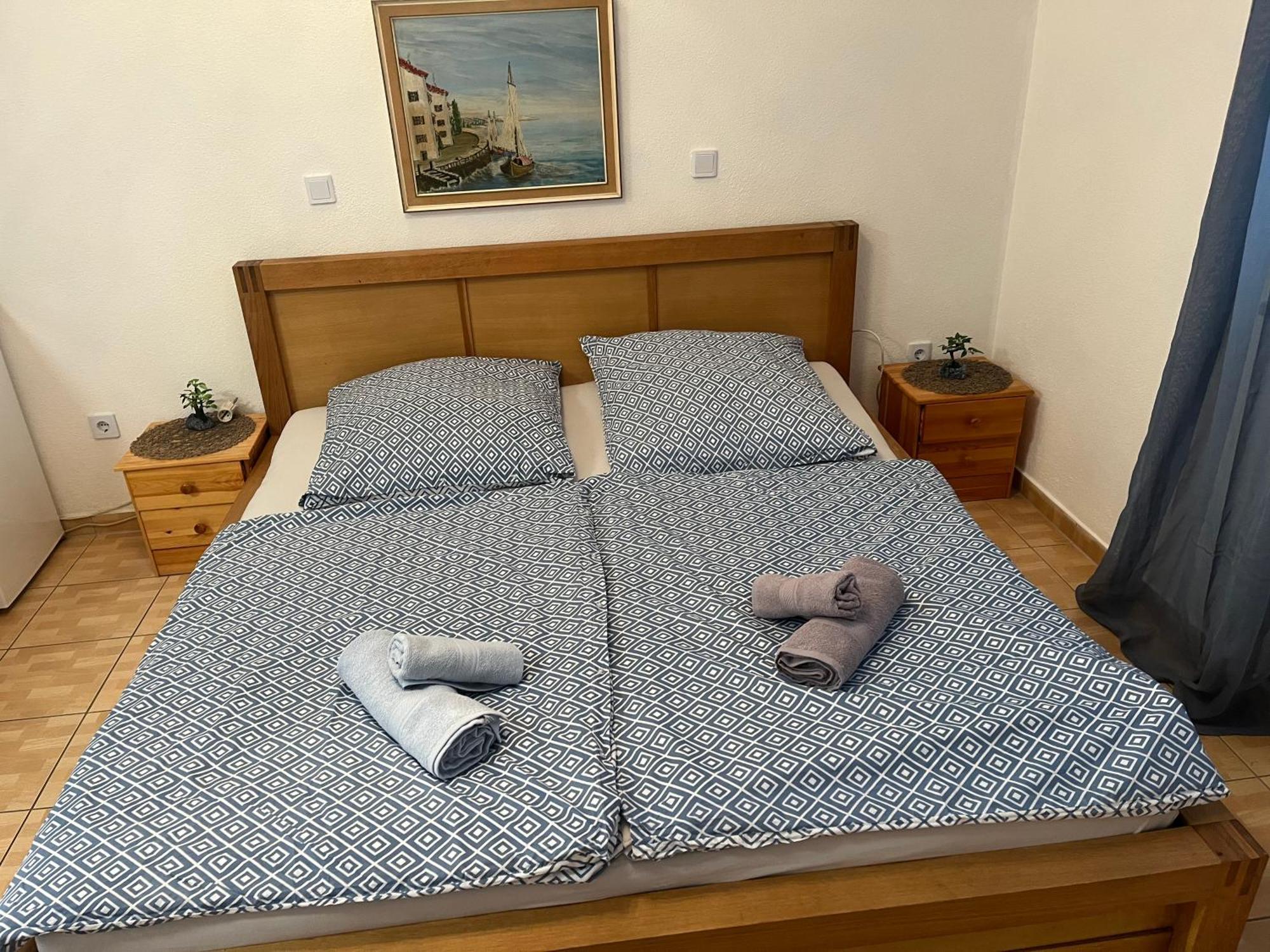 Apartments Marija Малинска Екстериор снимка