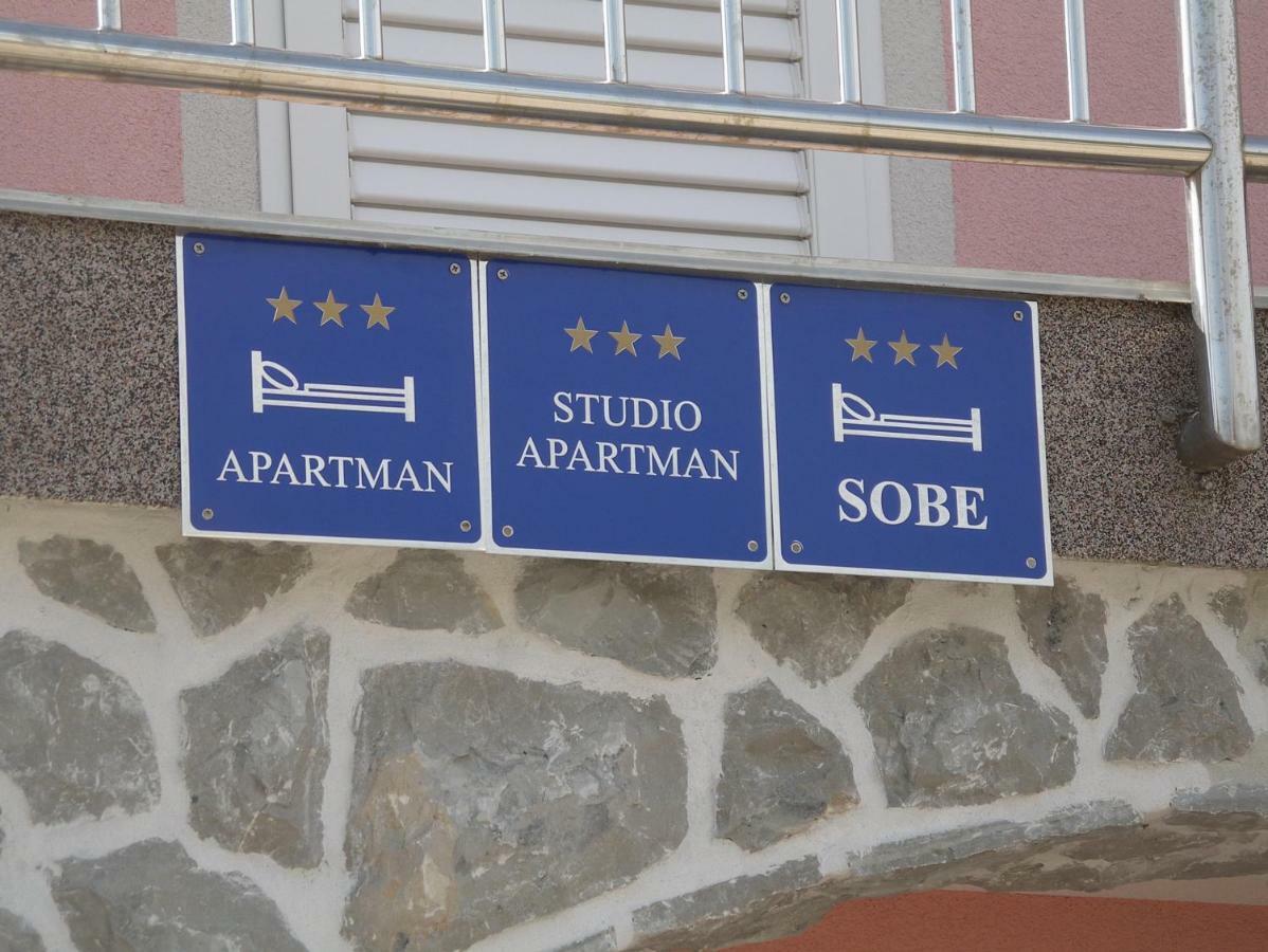 Apartments Marija Малинска Екстериор снимка